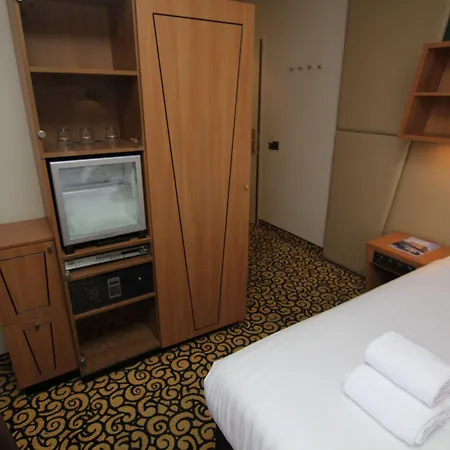 Savoy 4*